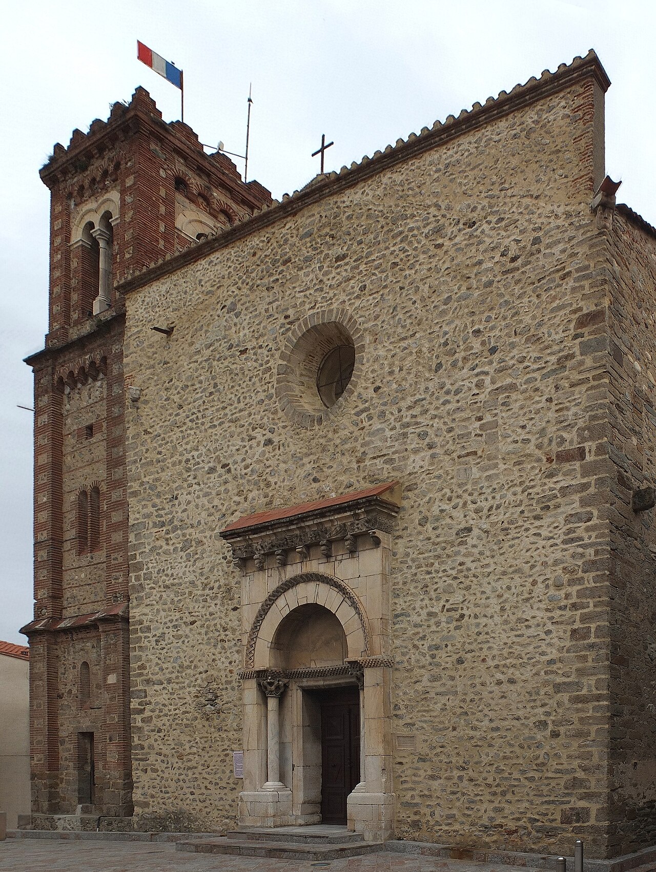Église Sainte-Marie, témoin du patrimoine que le musée aide à comprendre.