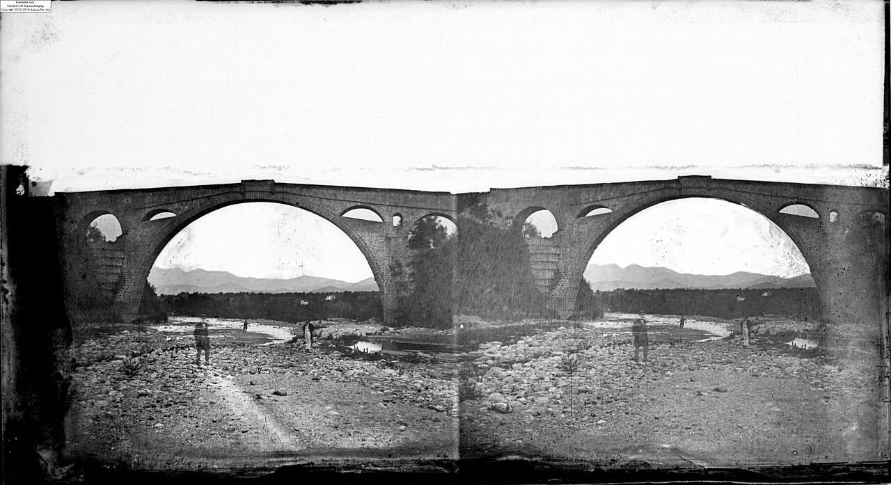 Document historique du Pont du Diable de Céret photographié par Eugène Trutat