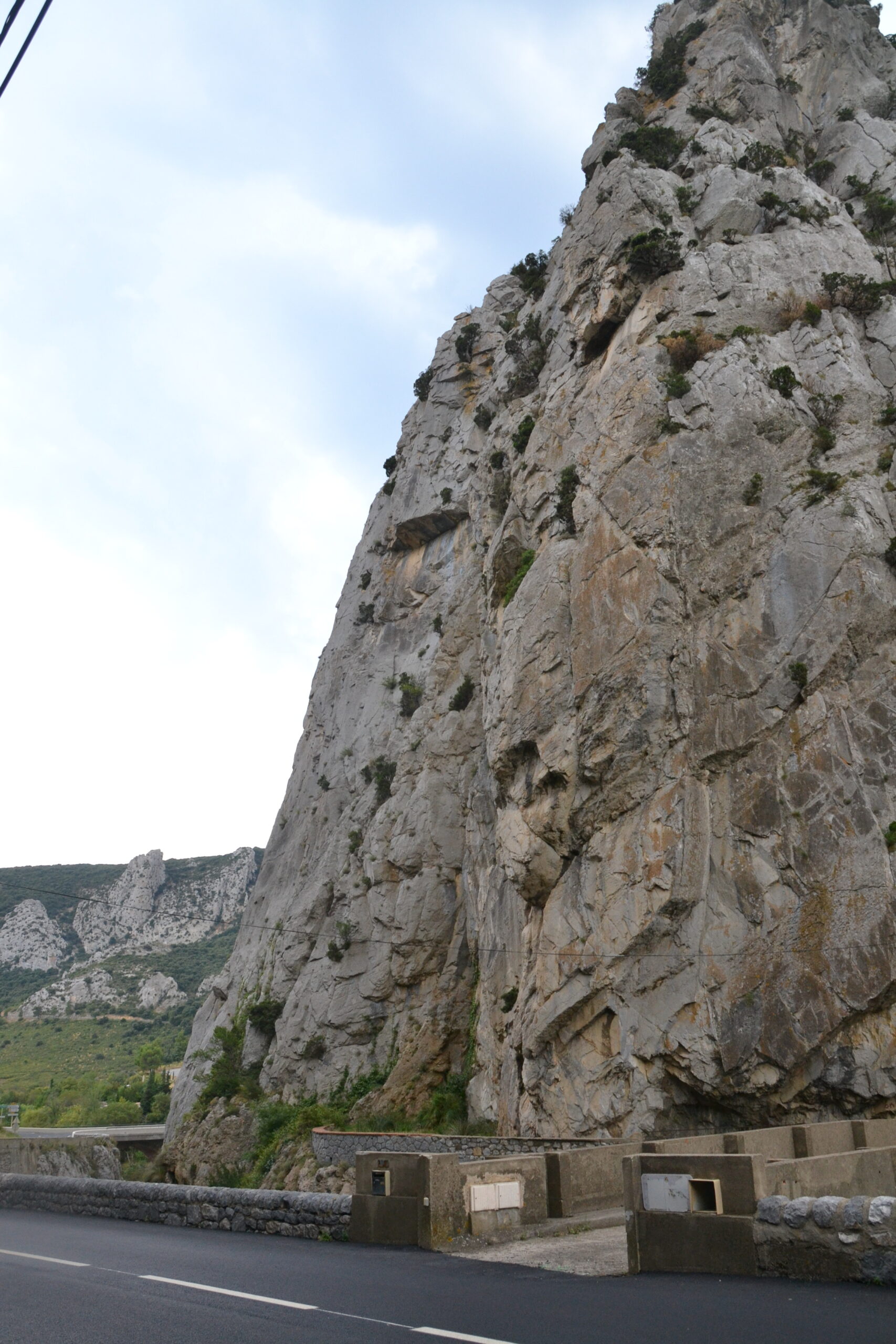 Parois rocheuses à la Clue de la Fou dans le Fenouillèdes