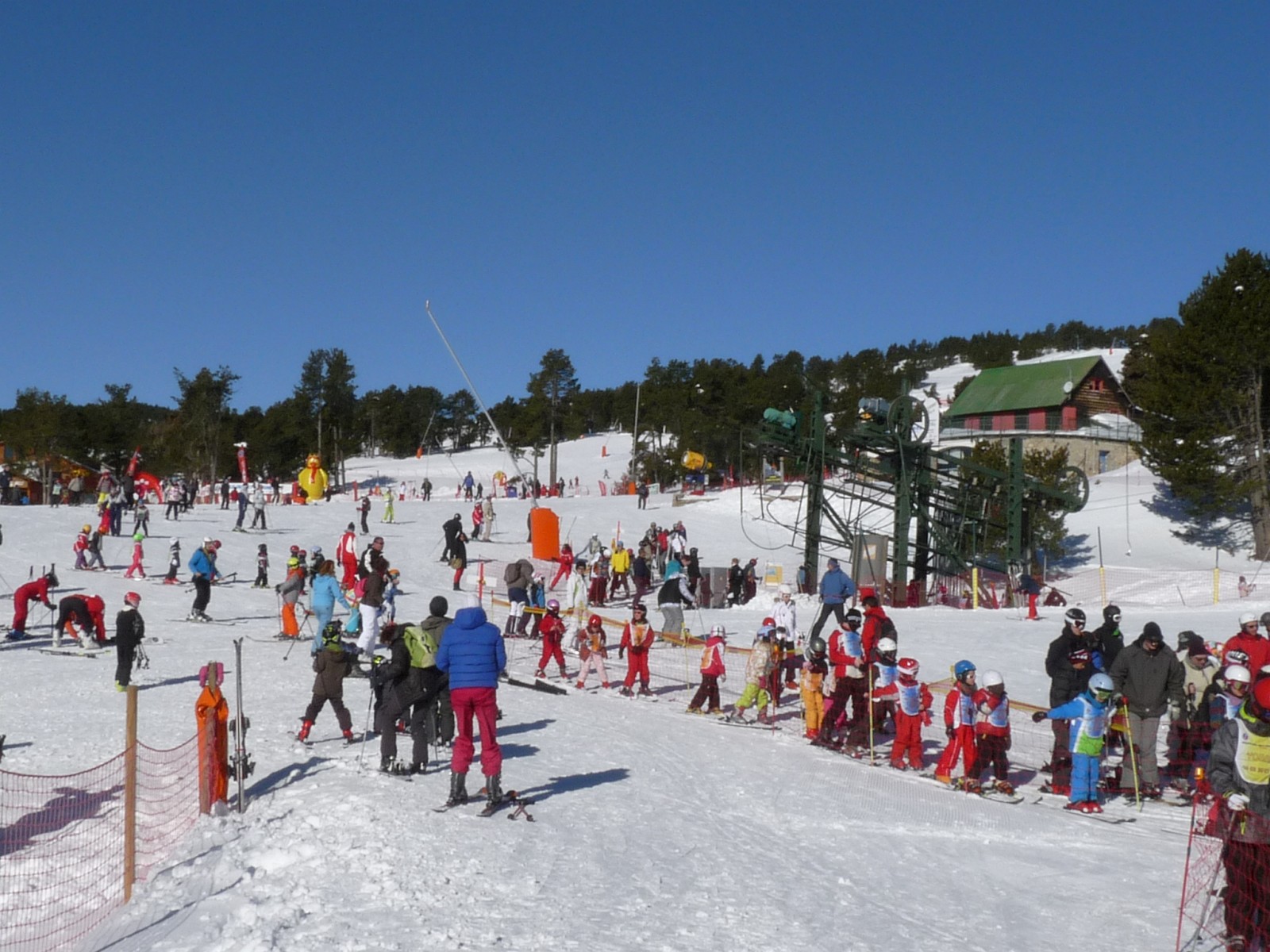 Les Airelles à Font-Romeu, secteur de montagne · Wikimedia Commons.