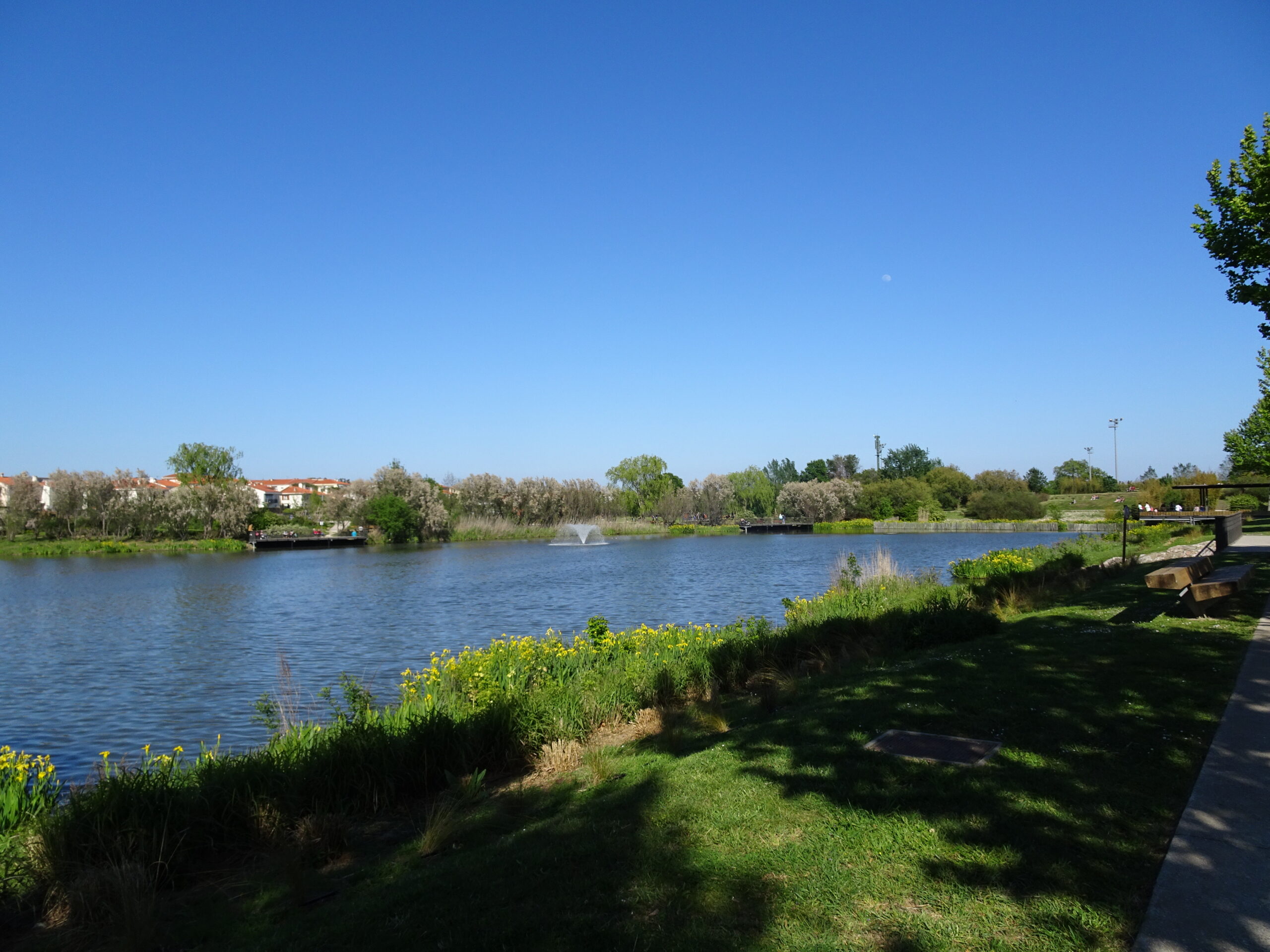 Parc Sant Vicens : paysage urbain végétalisé · Drong, CC BY-SA 4.0
