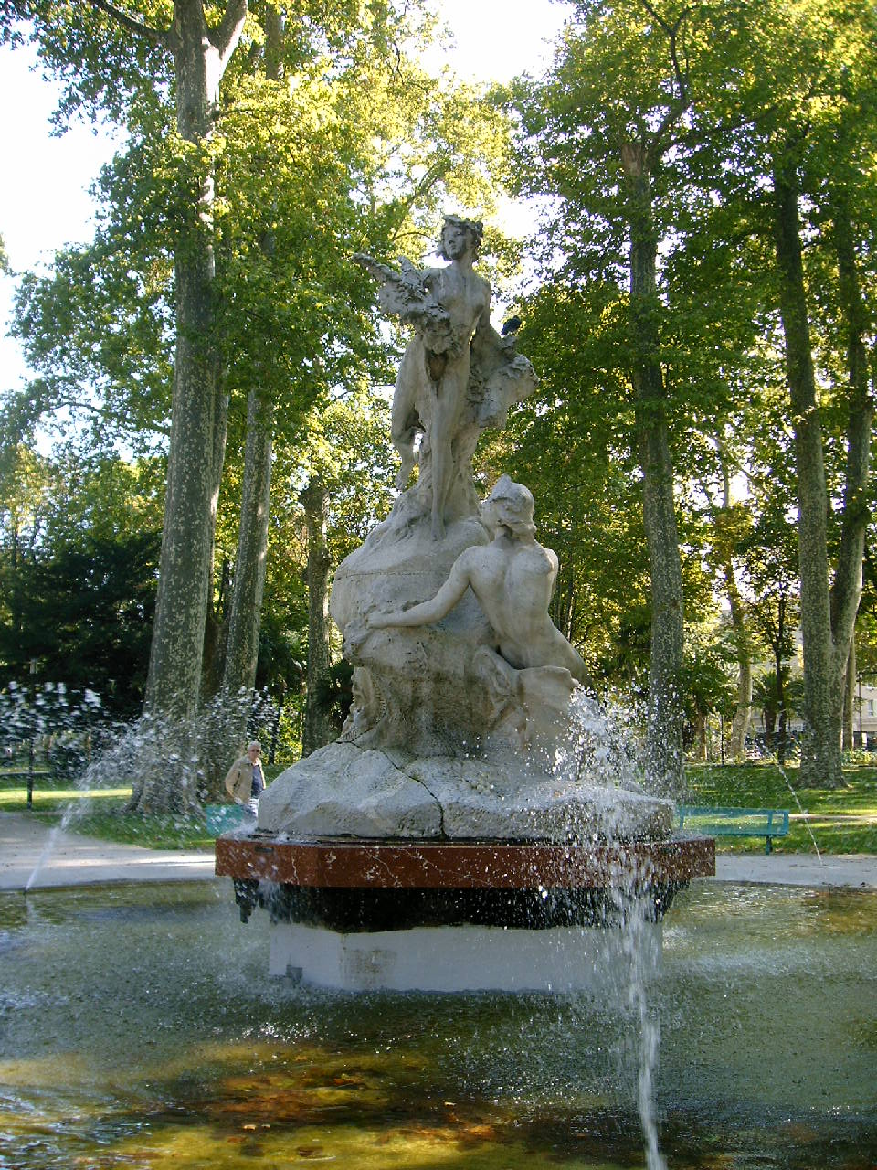 Sculpture Le Printemps et Bacchus · Tylwyth Eldar, CC BY-SA 4.0