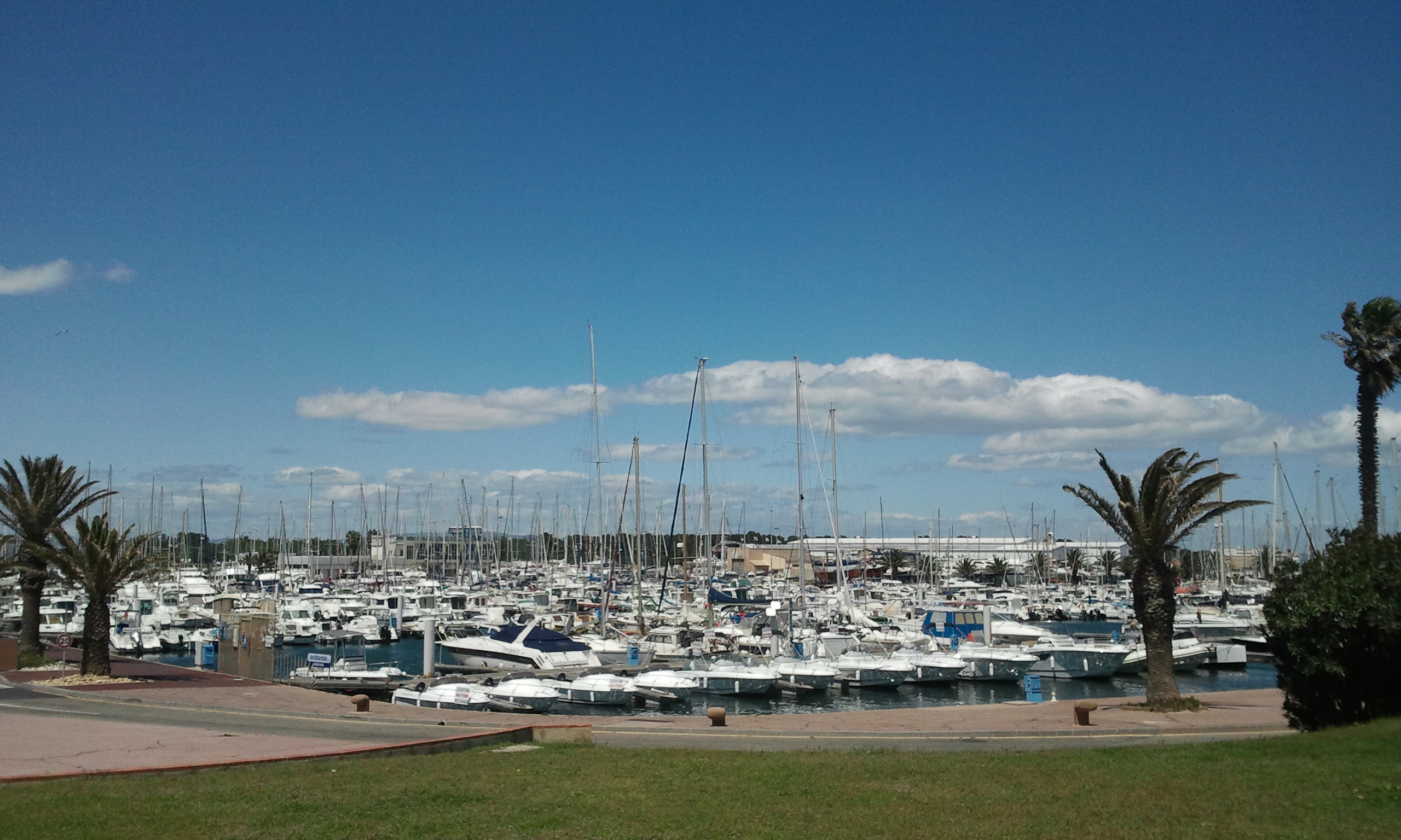 Les voiliers et bateaux de plaisance du port de Canet-en-Roussillon