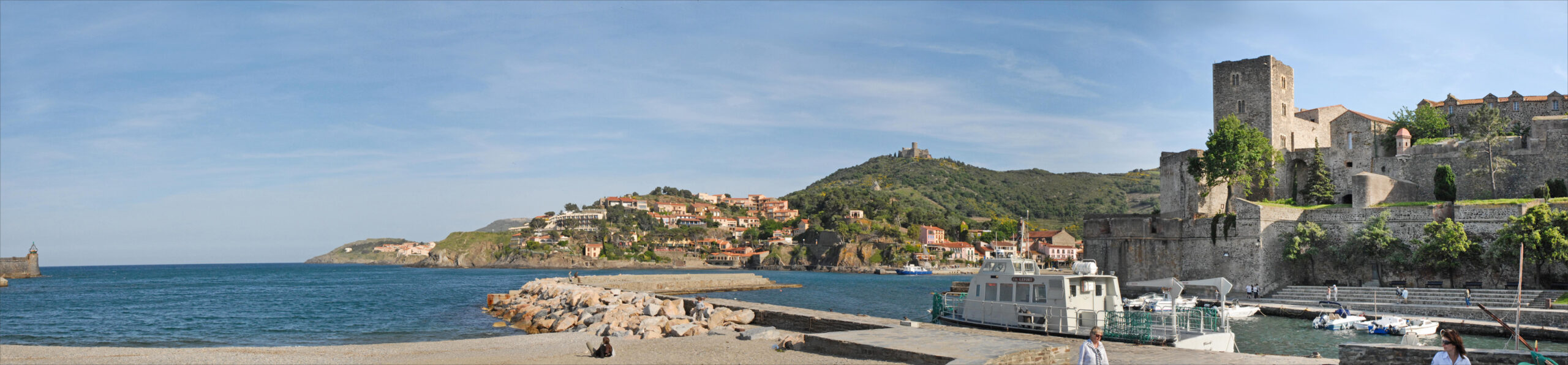 Le port et le château royal de Collioure sur la côte Vermeille