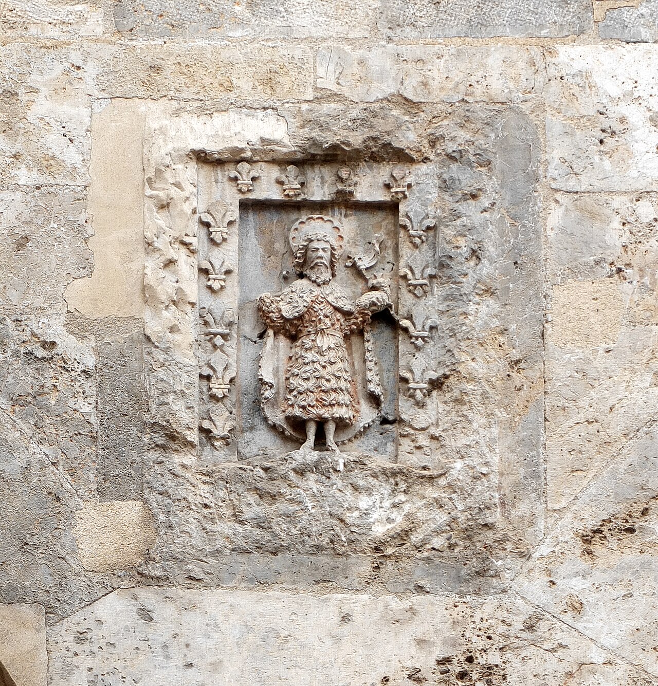 Bas-relief de saint Jean-Baptiste sur la Loge de Mer