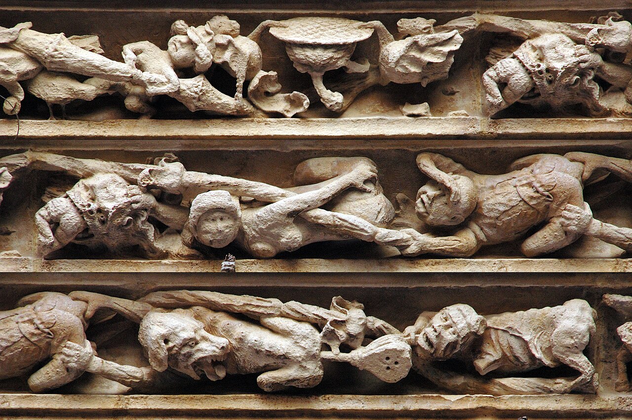 La frise sculptée énigmatique de la Casa Xanxo